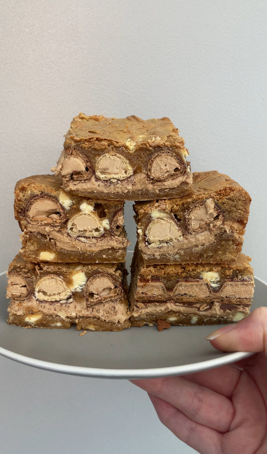 Kinder Bueno Brown Butter Blondies Recipe